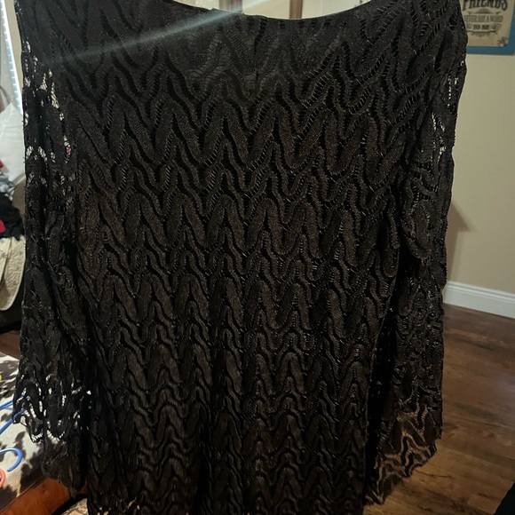 Black lace top - Picture 4 of 4